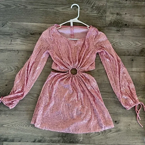 Pink O-Ring Sequin Dress - Picture 4 of 5